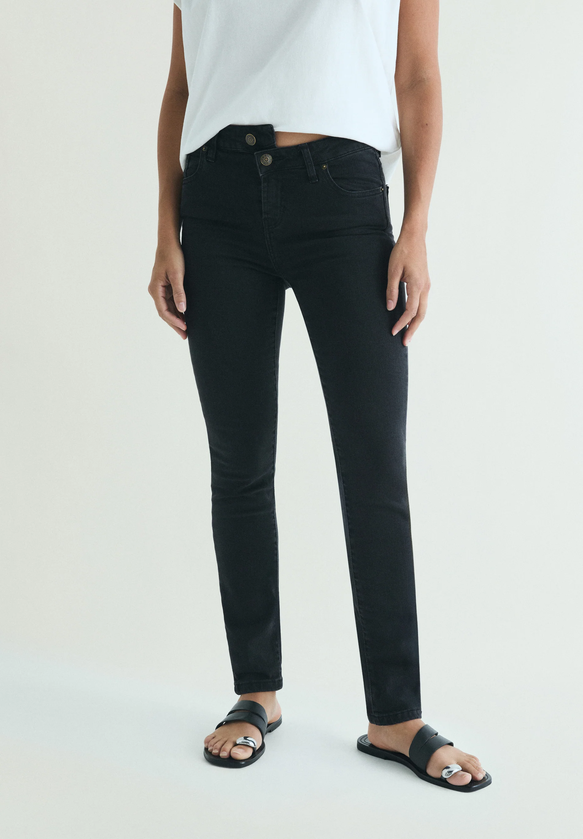 JEANS SKINNY BOTONES - Image 3