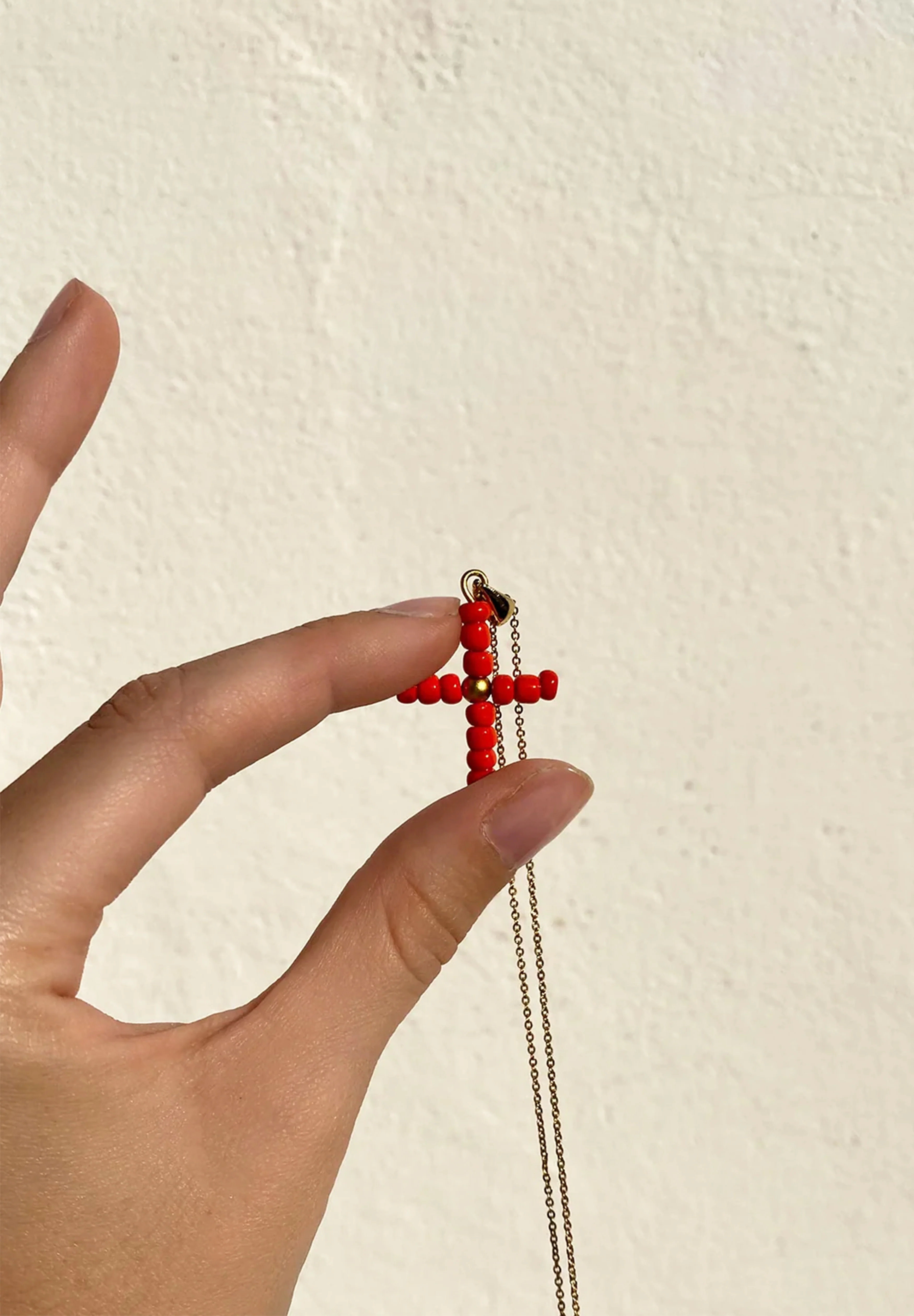 ALHAJA CULT STORE | COLLAR CORAL CROSS - Image 2