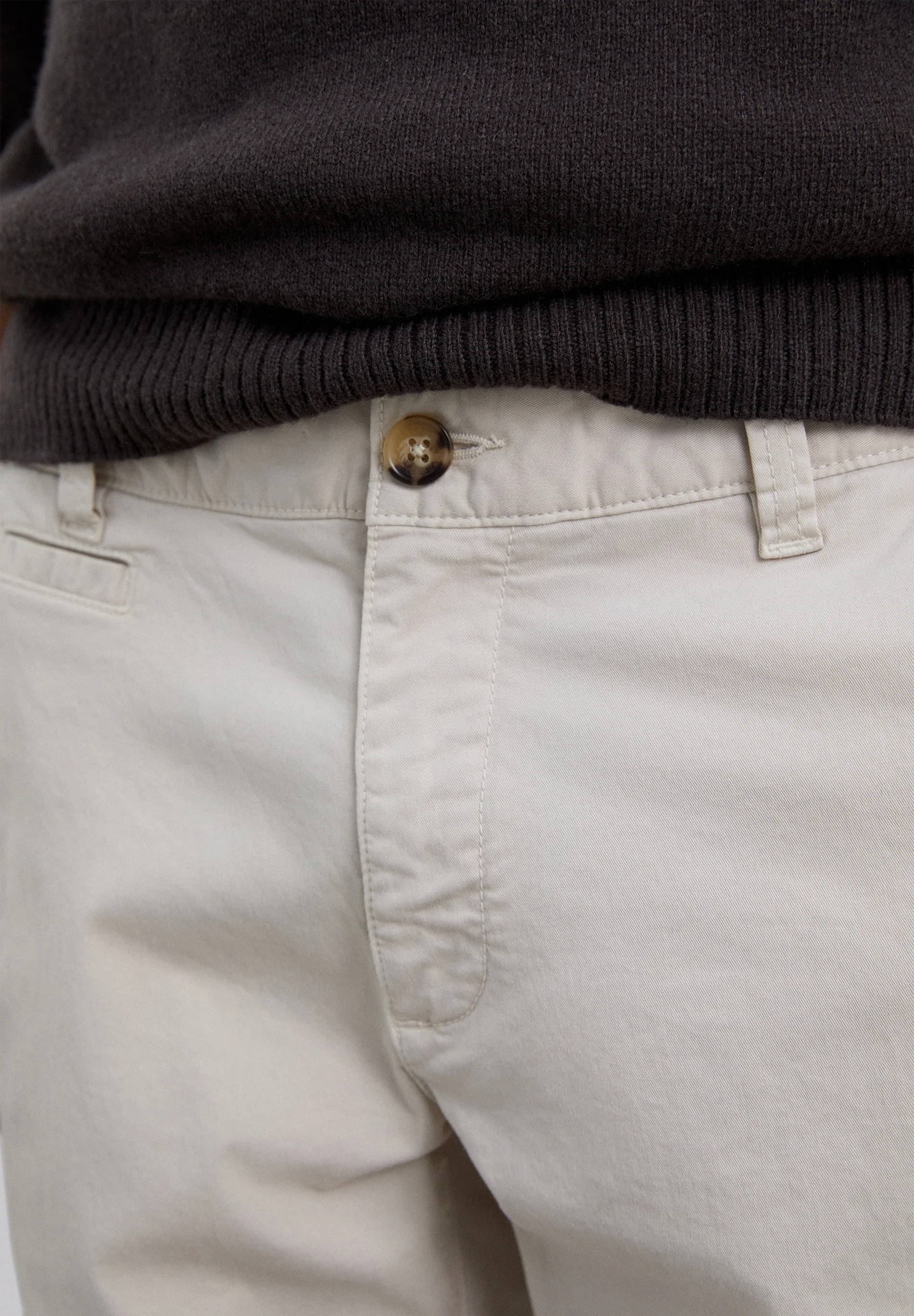 PANTALÓN CHINO CASUAL - Image 3
