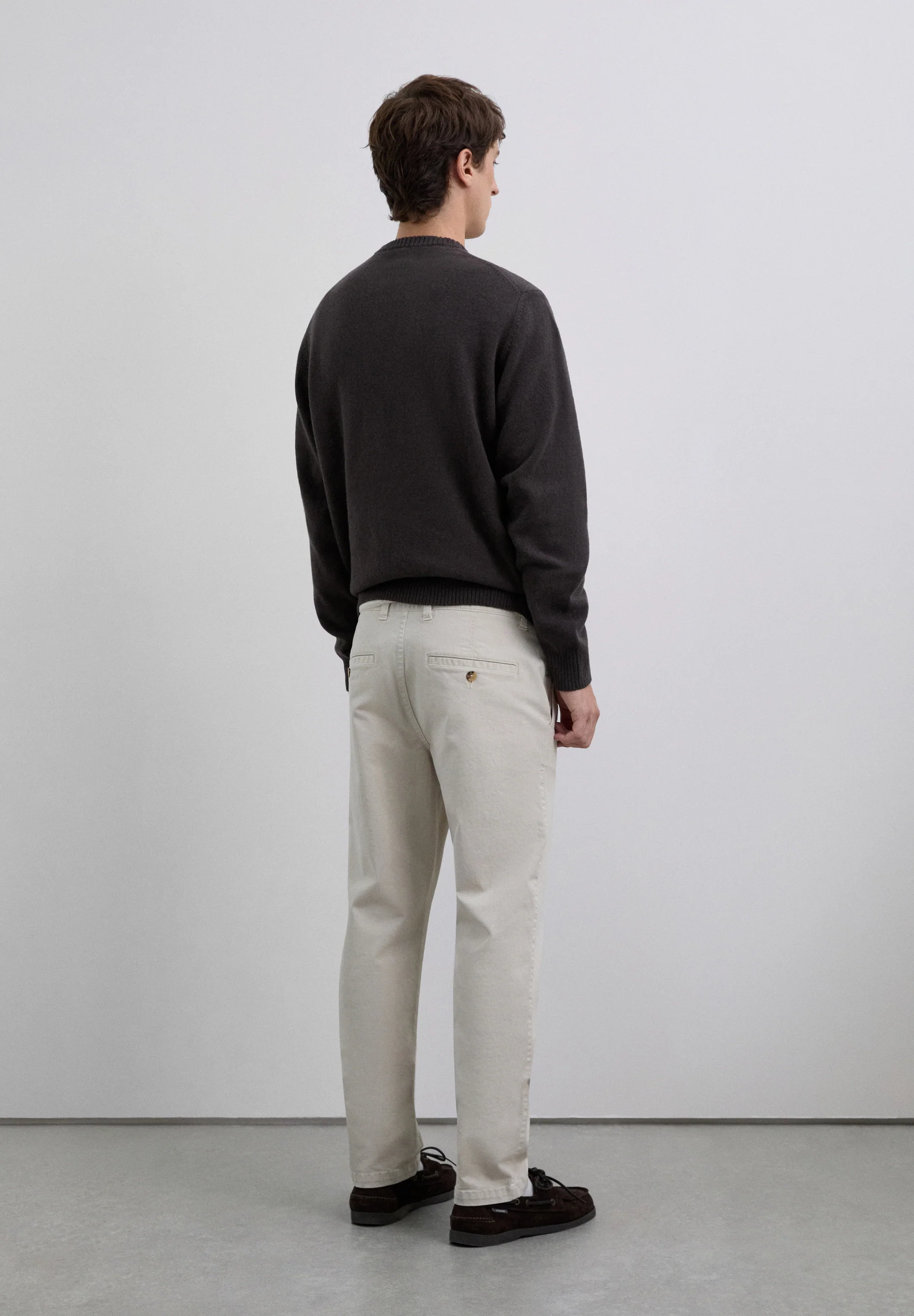 PANTALÓN CHINO CASUAL - Image 4