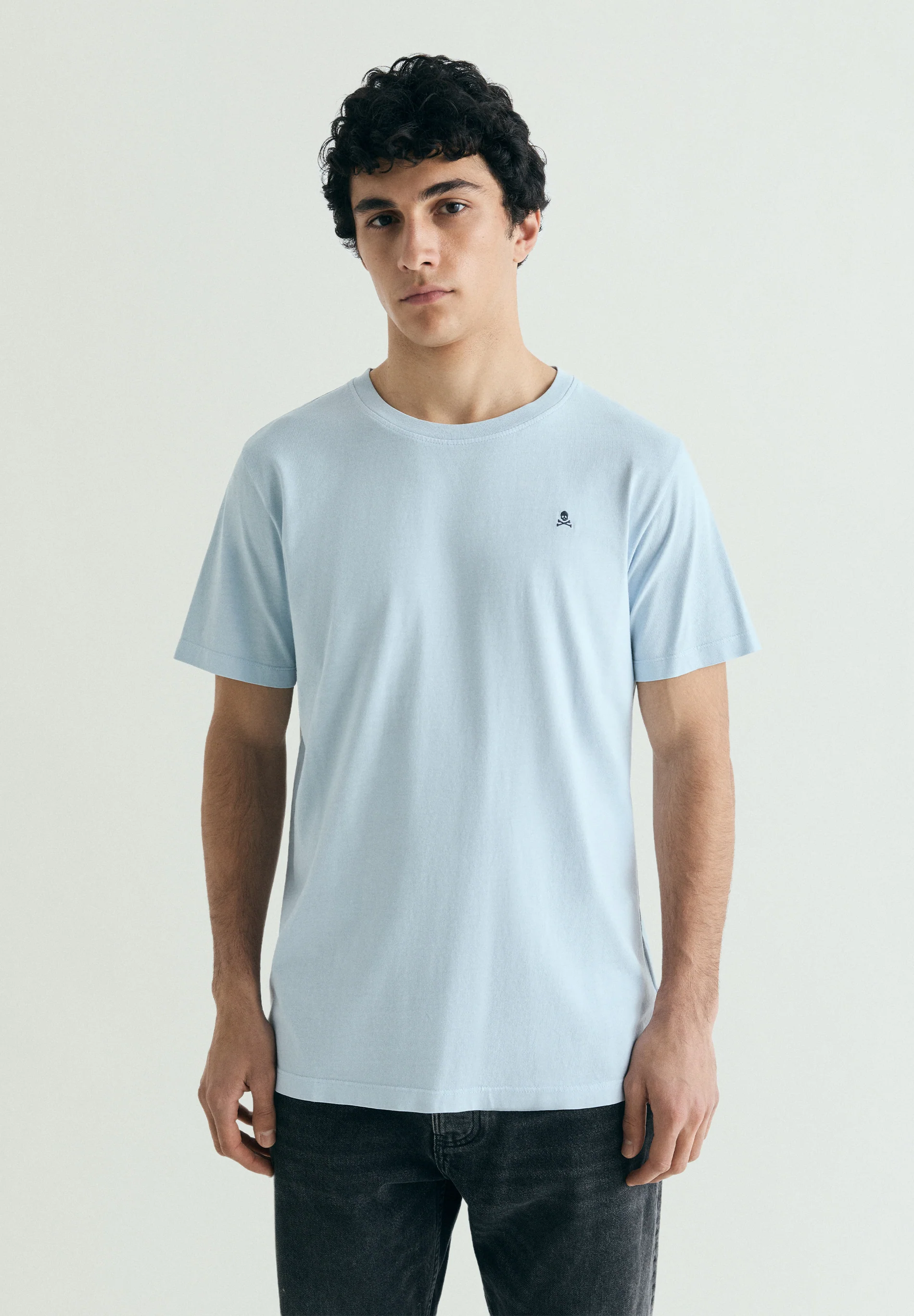 CAMISETA BORDADA EFECTO WASHED