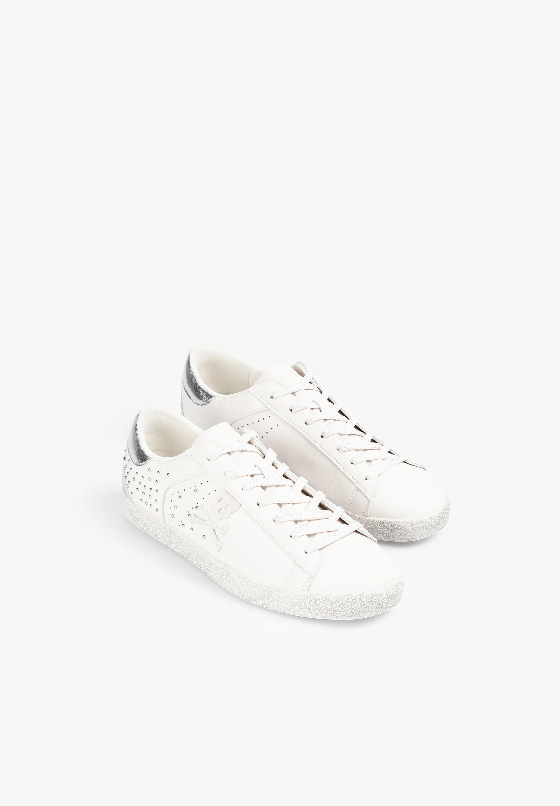 SNEAKERS TACHUELAS PIEL CALAVERA - Image 2