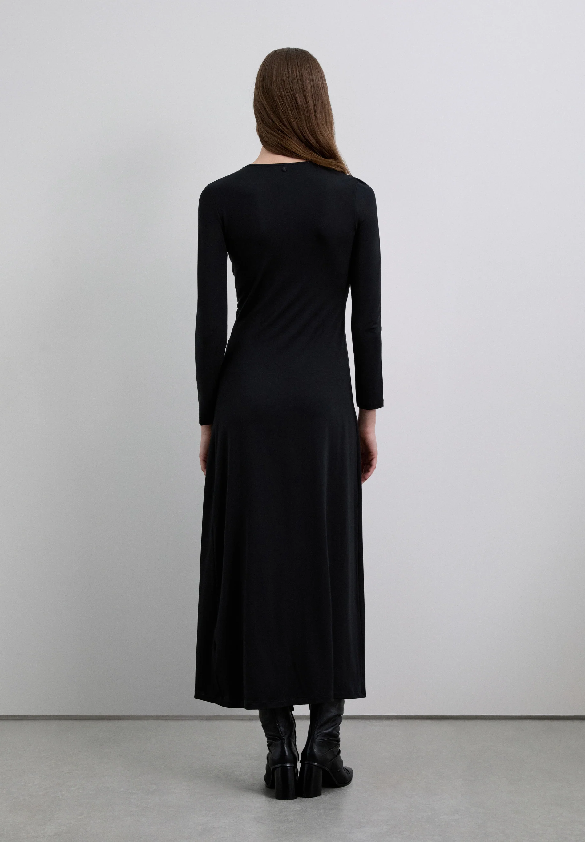 VESTIDO MIDI NUDO - Image 4