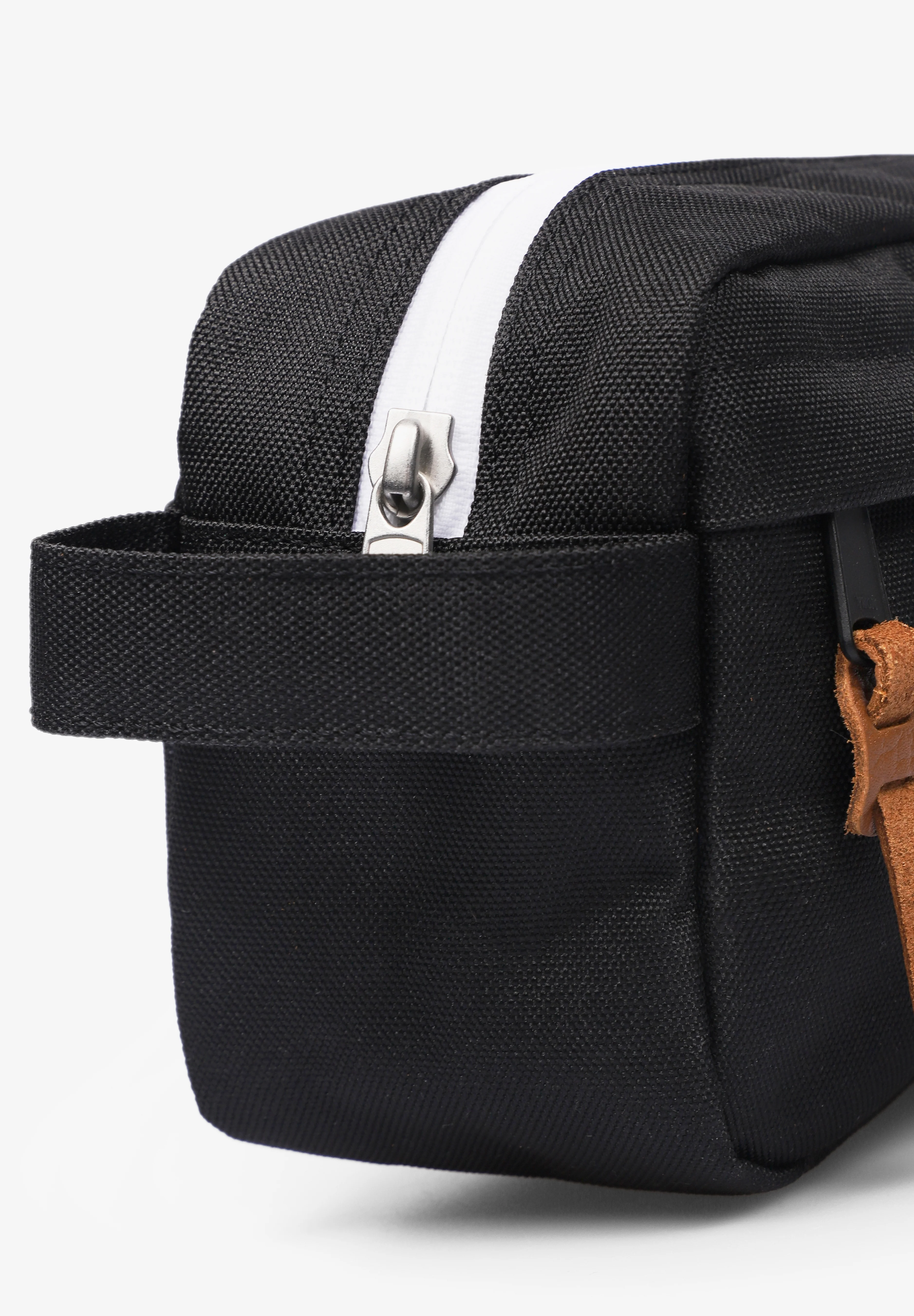 HERSCHEL | NECESER CHAPTER TRAVEL KIT - Image 4