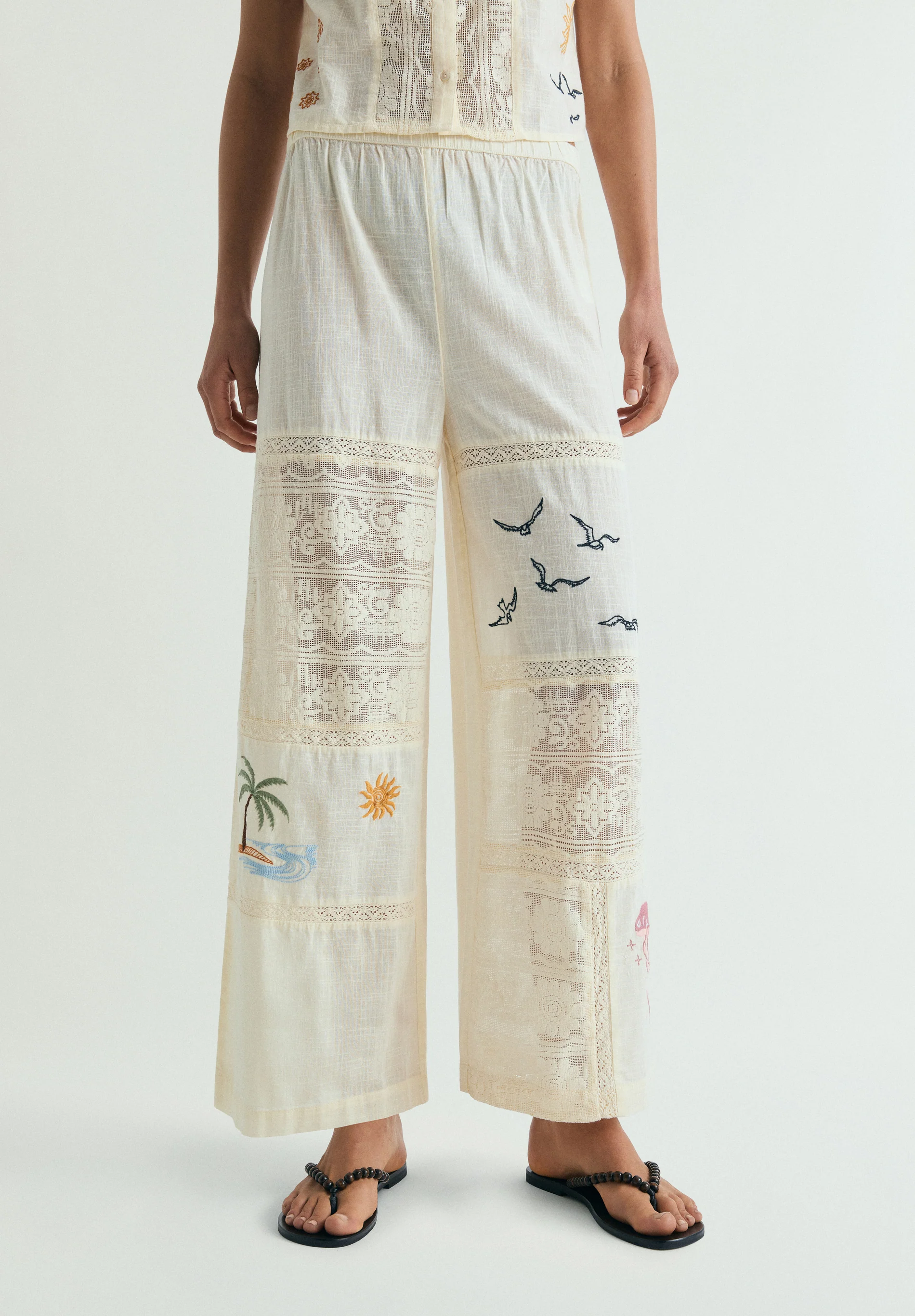 PANTALÓN BORDADOS CON ENCAJE - Image 2