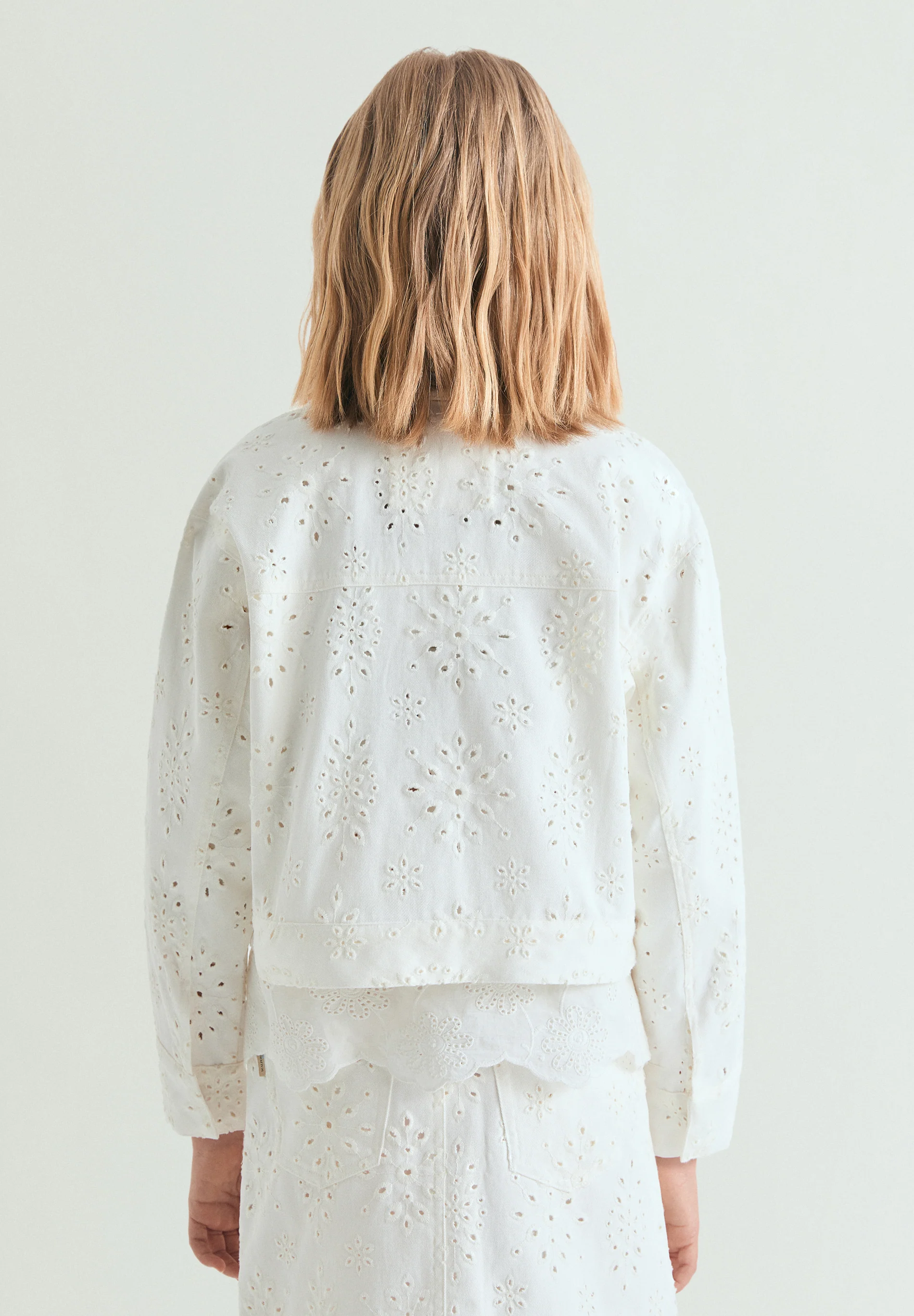 CHAQUETA PERFORADA - Image 4