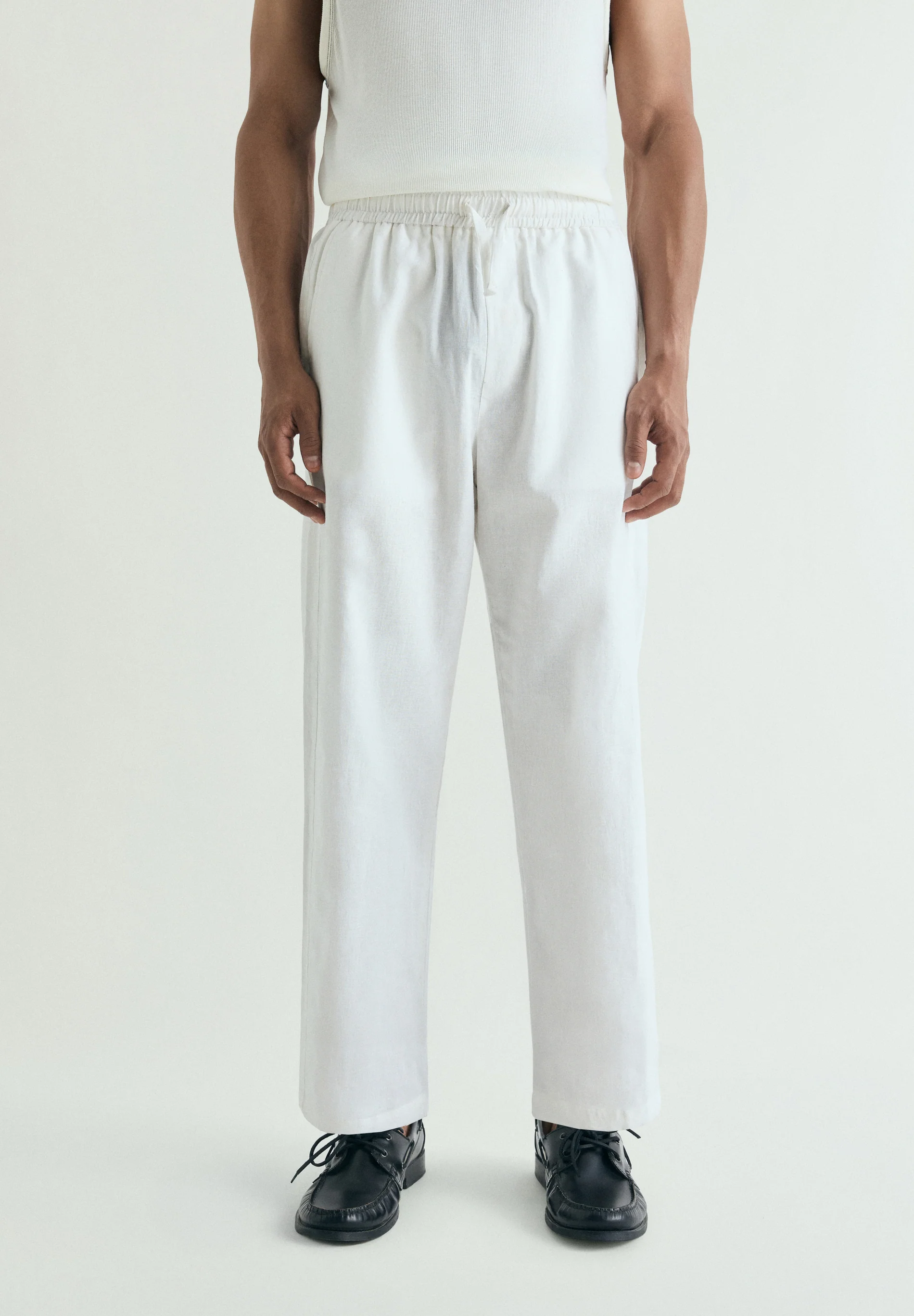 PANTALÓN RELAXED LINO Y ALGODÓN - Image 3