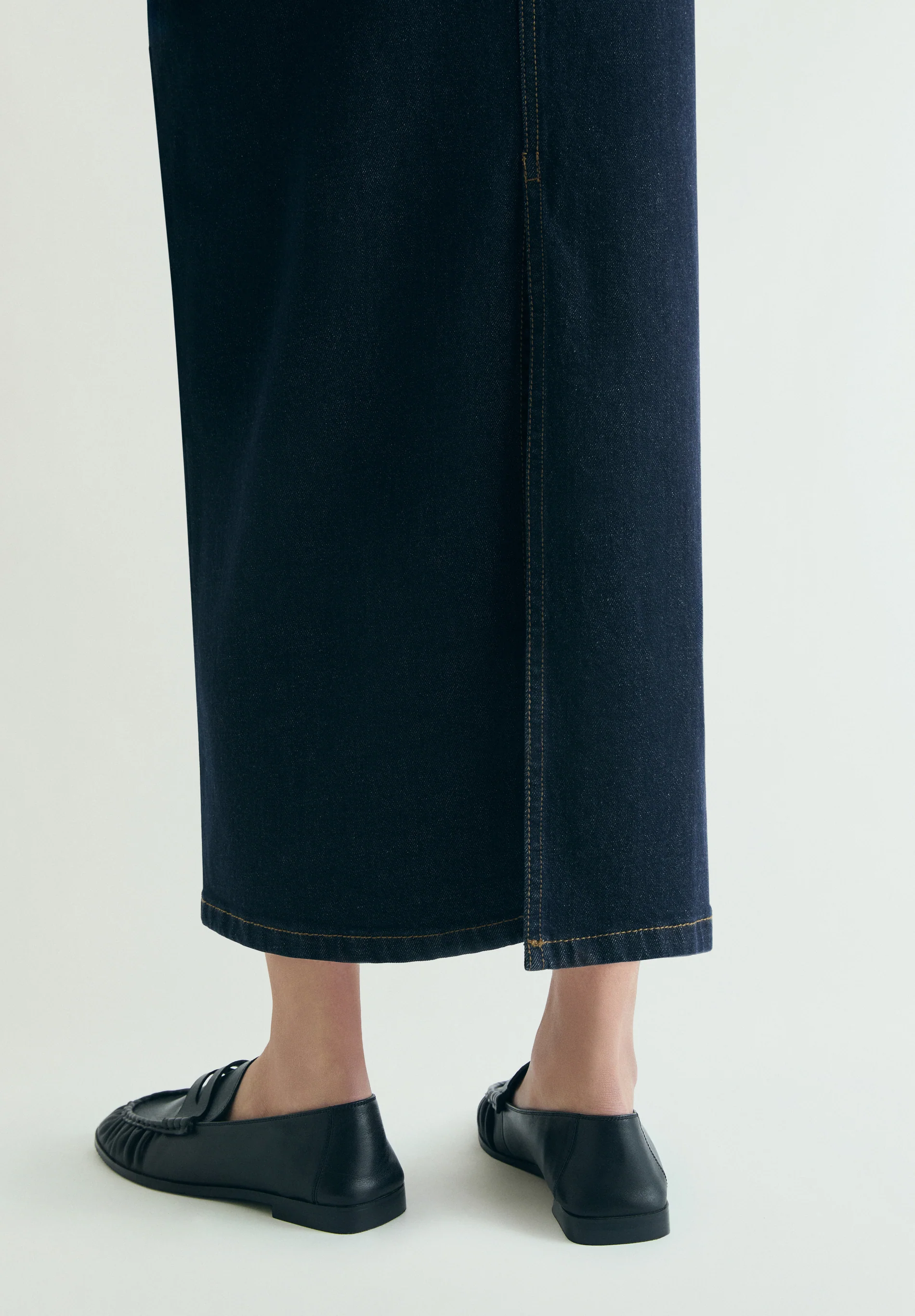 FALDA DENIM MIDI - Image 4