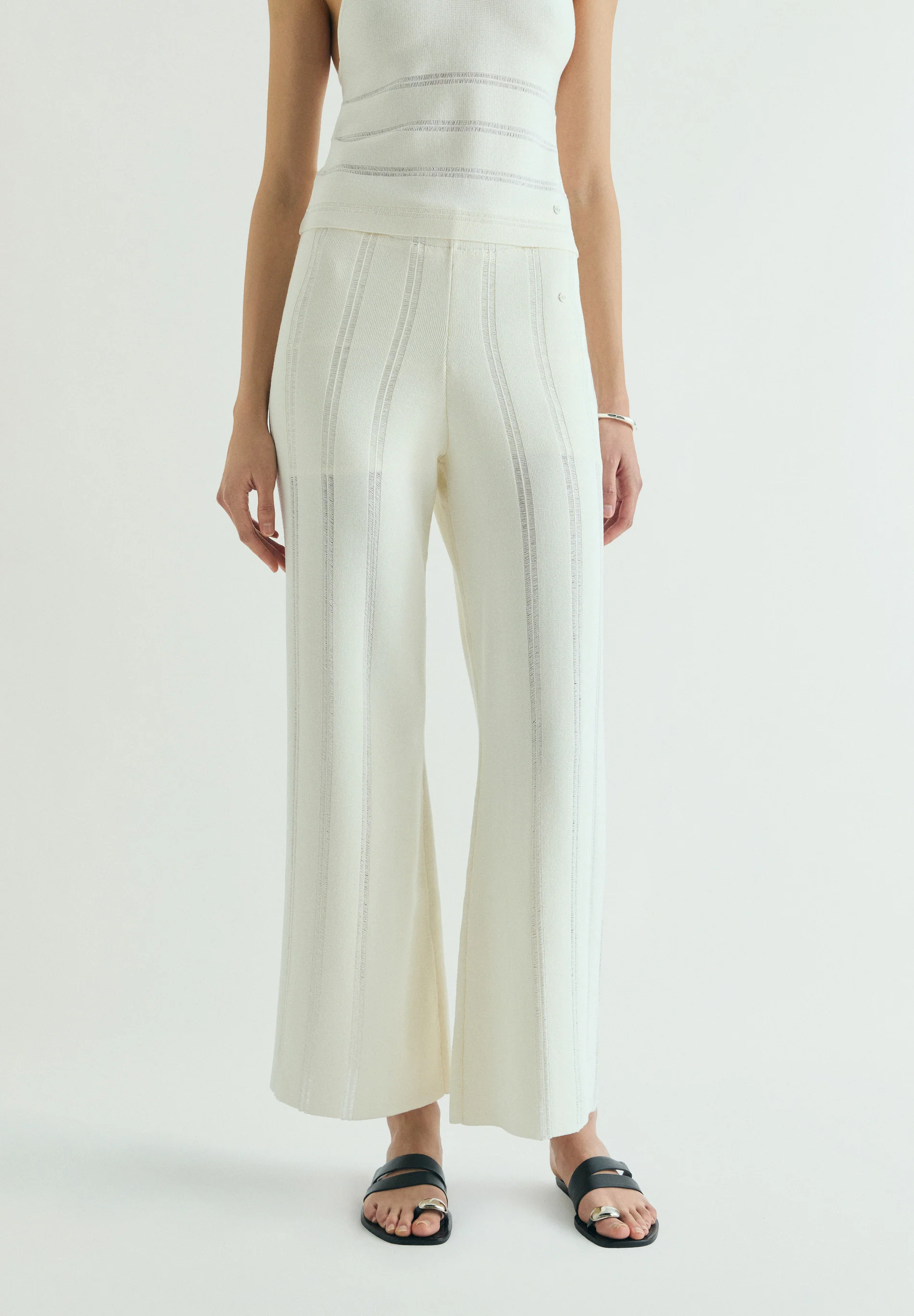 PANTALÓN DETALLE CANALÉ - Image 3