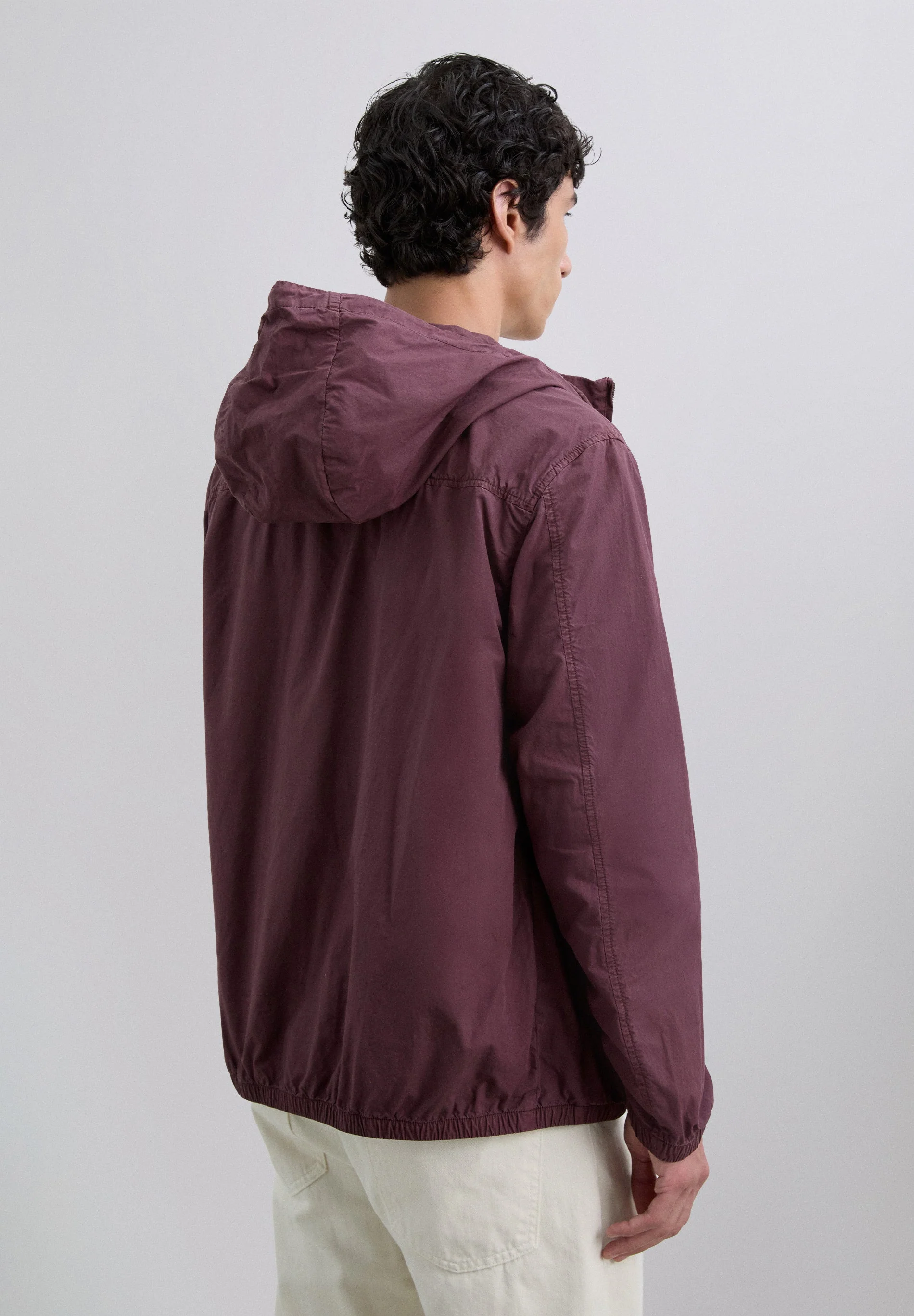 CHAQUETA LIGERA CAPUCHA - Image 5
